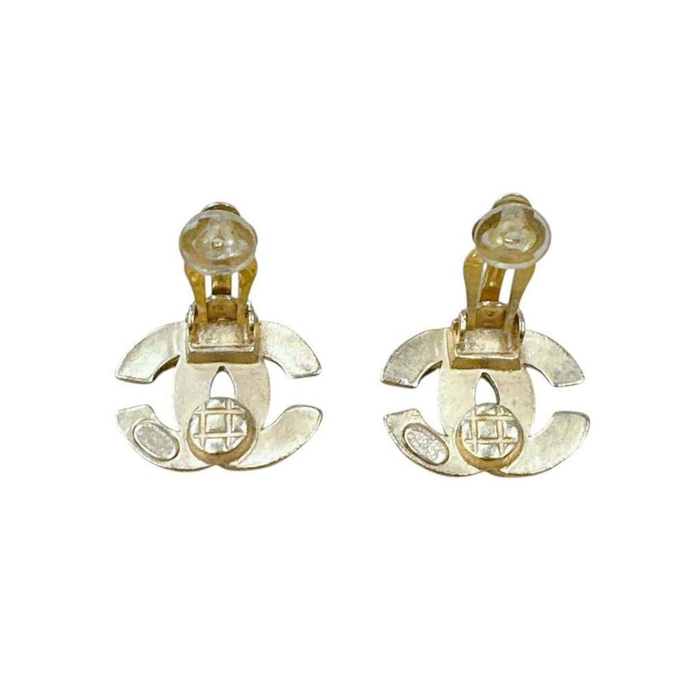 CHANEL Vintage Gold Logo Earrings - Picture 6 of 7